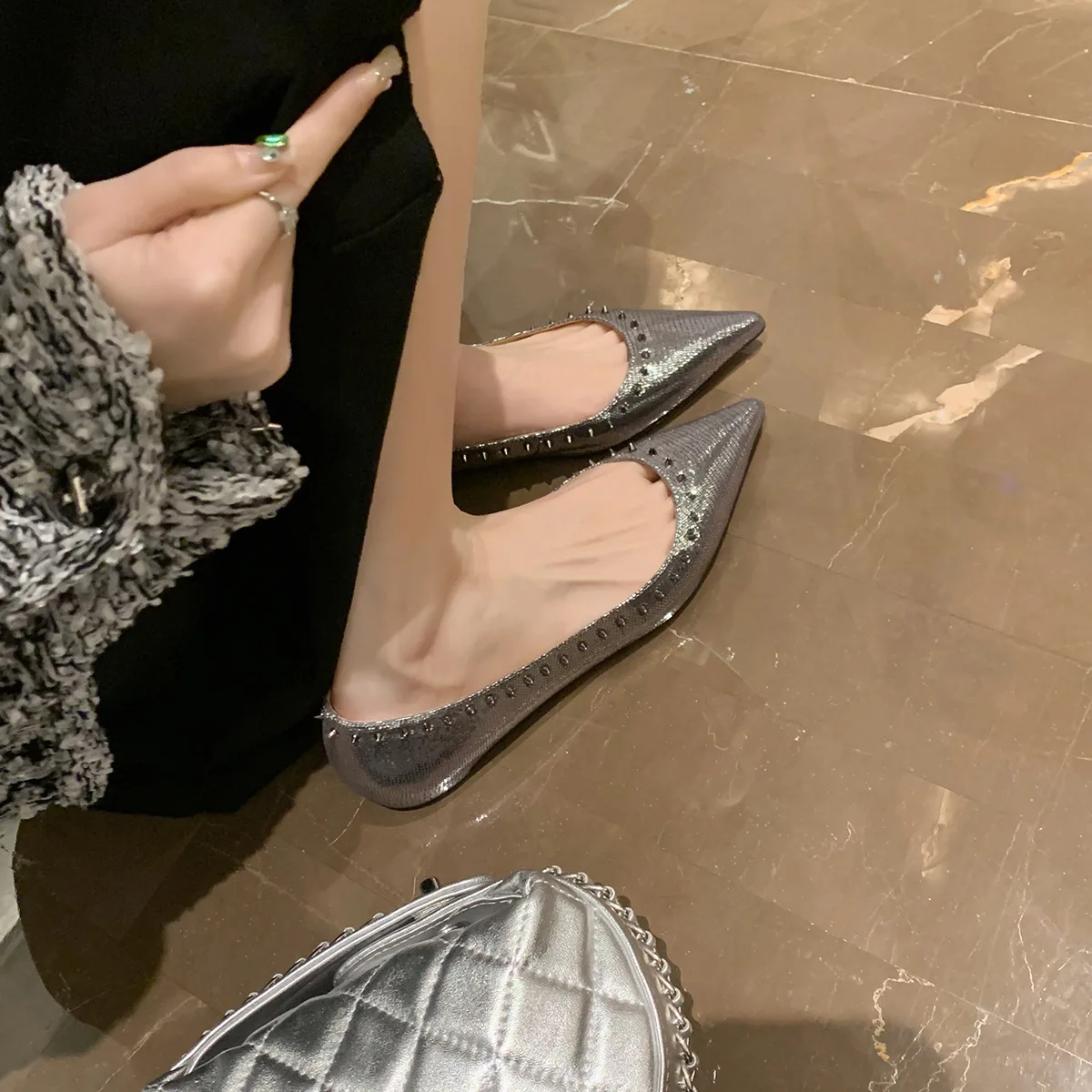 

Женские туфли на плоской подошве, из натуральной кожи