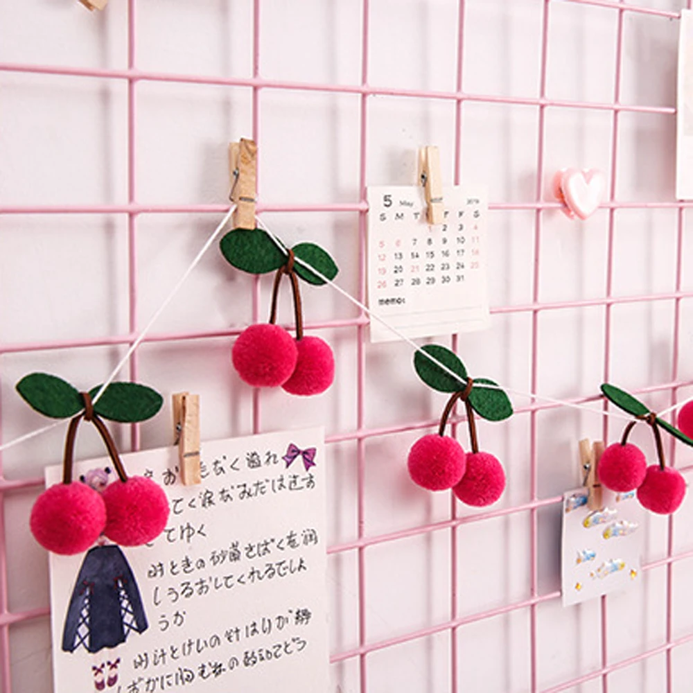 Вишневый войлочный шар