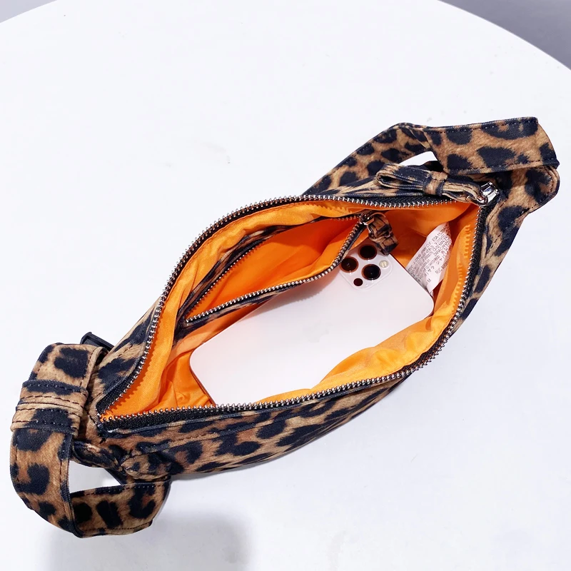 Повседневные сумки в форме полумесяца с леопардовым принтом для женщин.