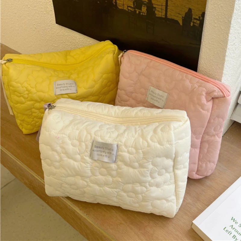 

Large Capacity Women Flower Multifunction Cosmetic Bag Soft Candy Color Travel Portable Makeup Storage Bag Makeup Case