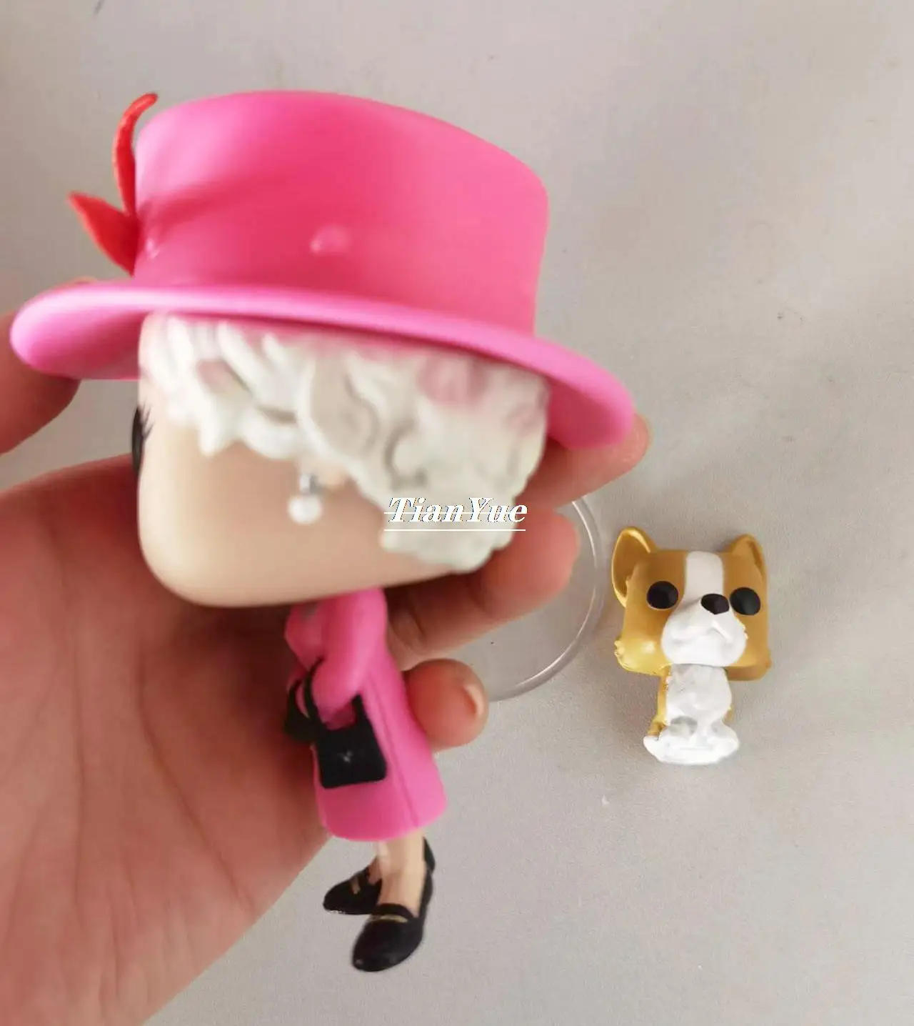 Цена Виниловая модель аниме «Елизавета II», фигурка королевы, 10 см