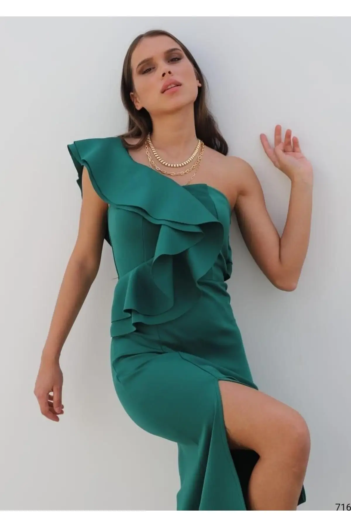 

SPECIAL FOR YOU. SINGLE PRODUCT. IT WILL BE SEWED ACCORDING TO THE SIZE. Frill Detailed Diving Fabric Dress With Front Slit