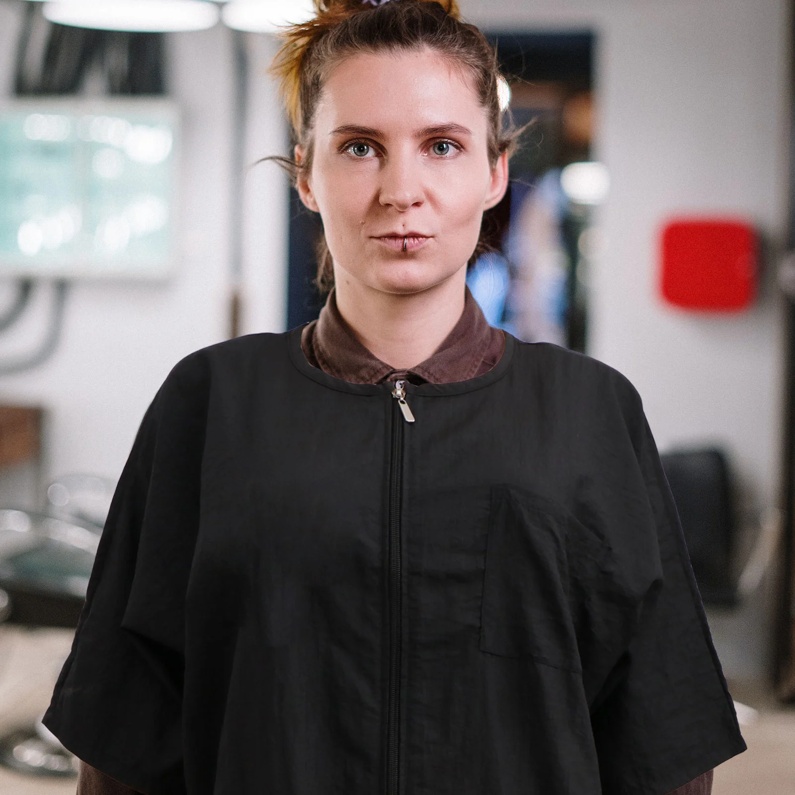 

Apron Salon Hairdresser Cape Barber Hair Stylist Smock Clothes Client Hairdressing Grooming Smocks Uniform Work Gowcover Guest