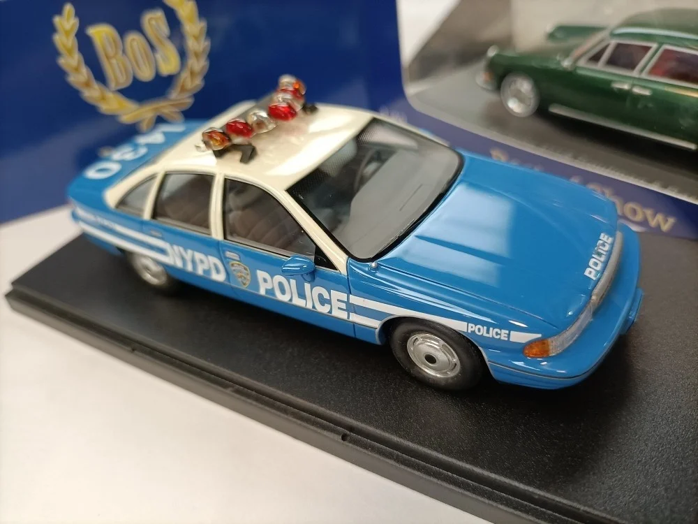 

Bos 1/43 Simulation Car Model New York Patrol Police Car Caprice NYPD 1992 High-end Collection Ornament Gift