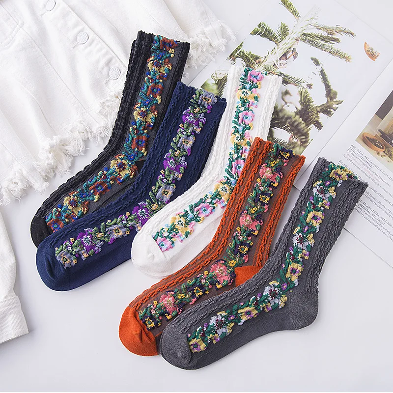 Cute Floral Printed Woman Socks Cotton Funny Socks Fit Without Falling Winter Vintage Sleepwear Meias Harajuku Socks For Women