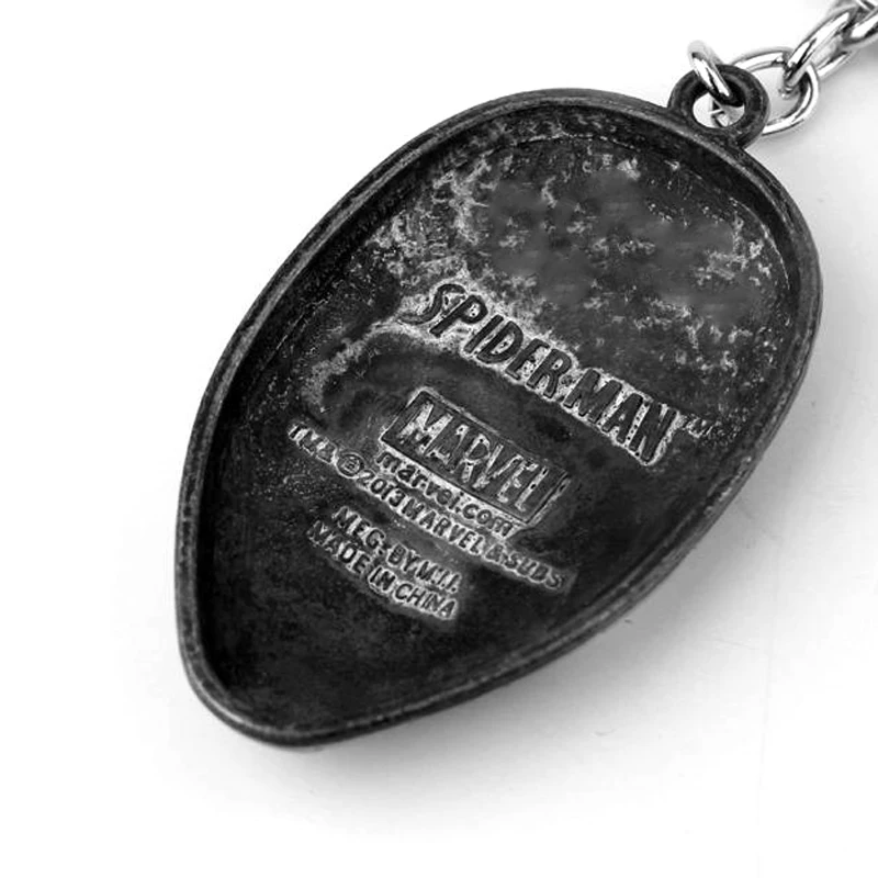 Брелок с кулоном в виде маски Человека-паука |