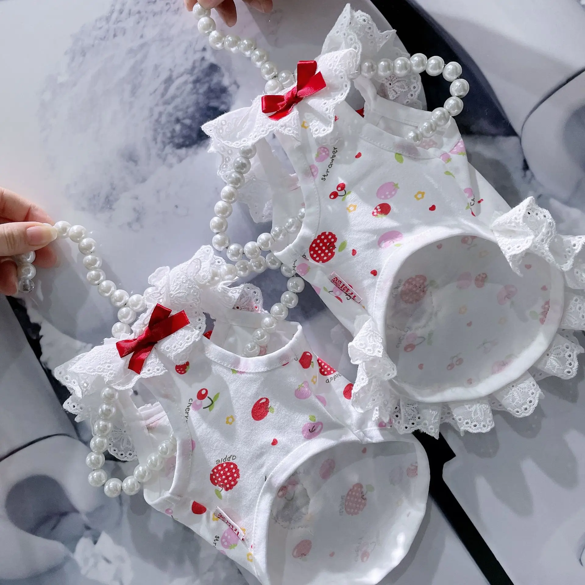 Милая Одежда для собак с принтом клубники модное Хлопковое платье-жилет на