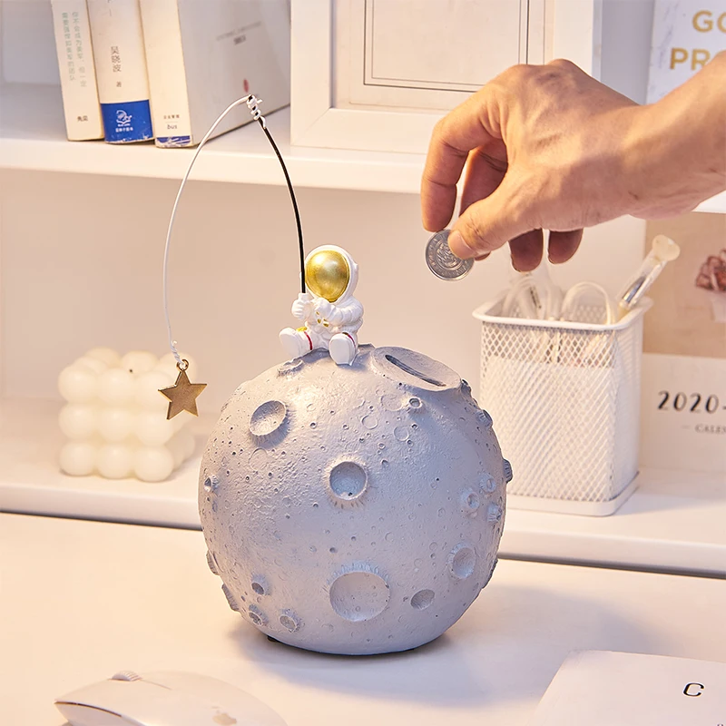 

Home Decor Money Box Creative Resin Children Piggy Bank Gift Astronaut Coin Desktop Saving Ornaments Living Room Decoration