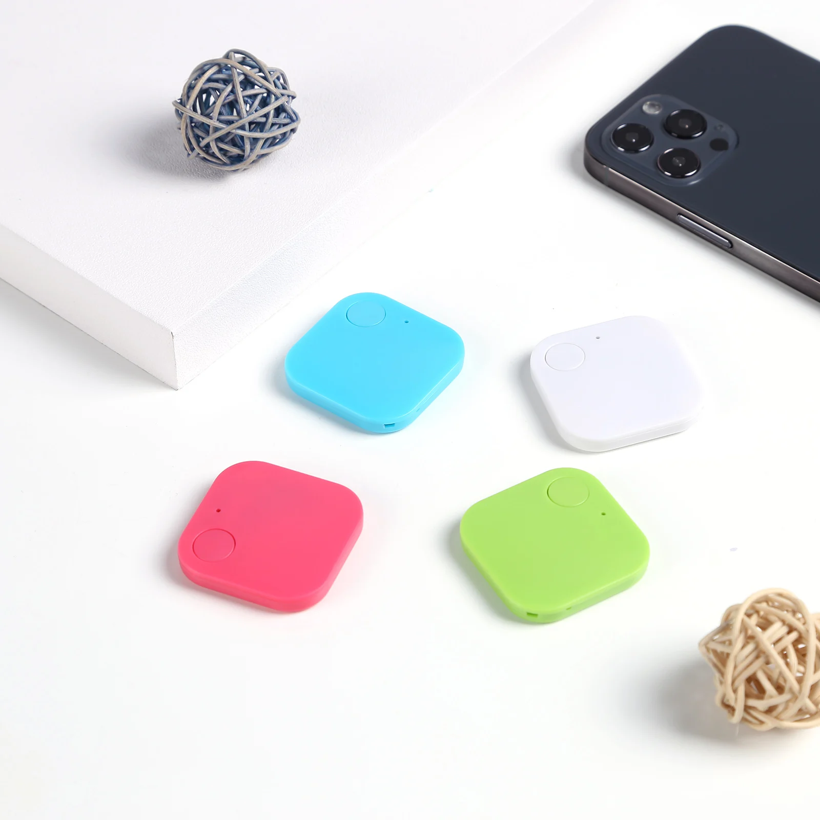 

Finder Locator Remote Control Anti-Lost Bluetooth-compatible Item Tracker Finder Devicefor Wallet Phone Pets Passports Luggage