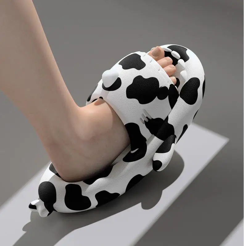 

New Cows Color Matching Shark Slippers Women's Summer Indoor Home Bath Non-Slip Men's Sandals Outdoor Beach Sandals Funny Slides