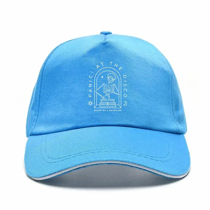 

НОВАЯ шапка с надписью «Паника В дико», НОВАЯ шапка с надписью «Death of A бачеора», НОВАЯ шапка Uniex ize Adut с покрытием, футболка WoUniex uniex graphic