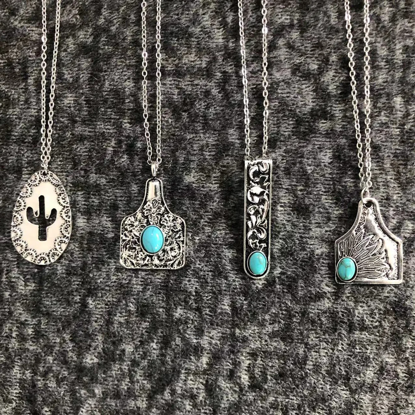 Западный дизайн Коровья Ушная бирка Рельефный цветочный бирюзовый камень точка