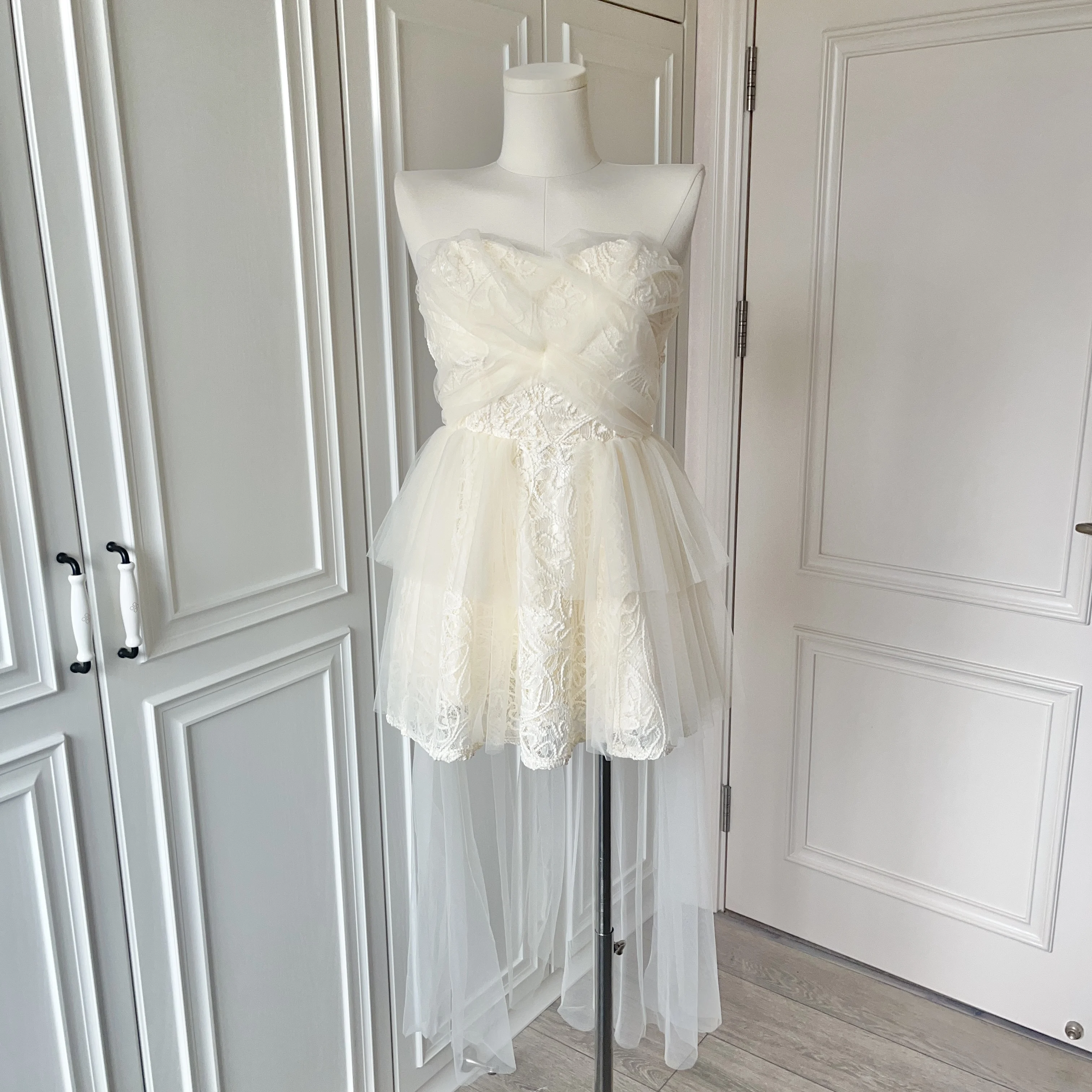 

Женское Сетчатое платье-пачка без бретелек, летнее плиссированное платье с открытыми плечами и открытой спиной из тюля, бальное платье без бретелек