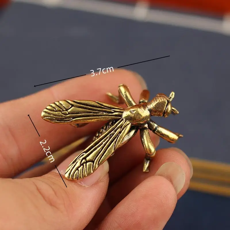 

Статуэтка комара из латуни