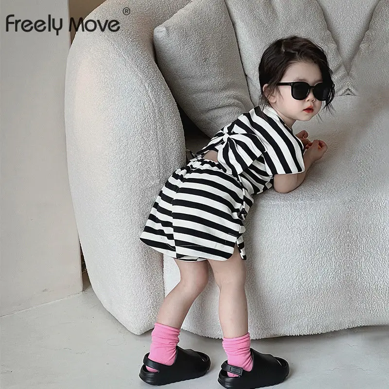 

Комплекты одежды для девочек 2023, летняя одежда для маленьких девочек, топ с коротким рукавом и бантом в полоску + шорты, детские комплекты одежды