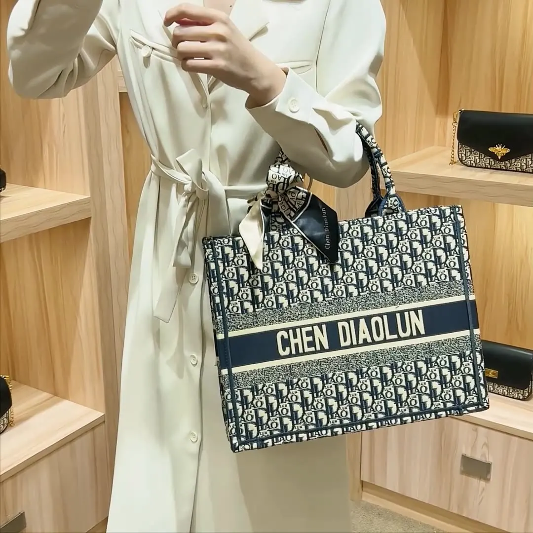 Самостоятельная фирменная сумка новинка 2024 Сумка с вышивкой для пожилых людей