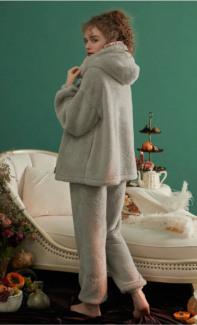 Рисунок 3 - Женская пижама с длинным рукавом