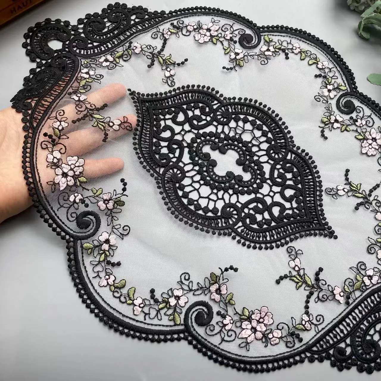 

1Pcs Black for Dining Flower Embroidery Craft Placemat European Style Lace Insulation Plate Mat Anti-scald Coaster Table Pads