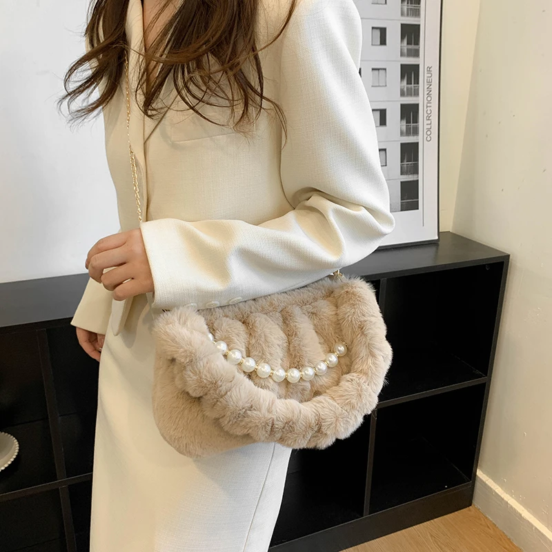 Pearl Chains Plush Tote Bags For Women 2022 Winter Soft Fluffy Bag Solid Furry Luxury Designer Handbag Pleated Fur Shoulder Bags