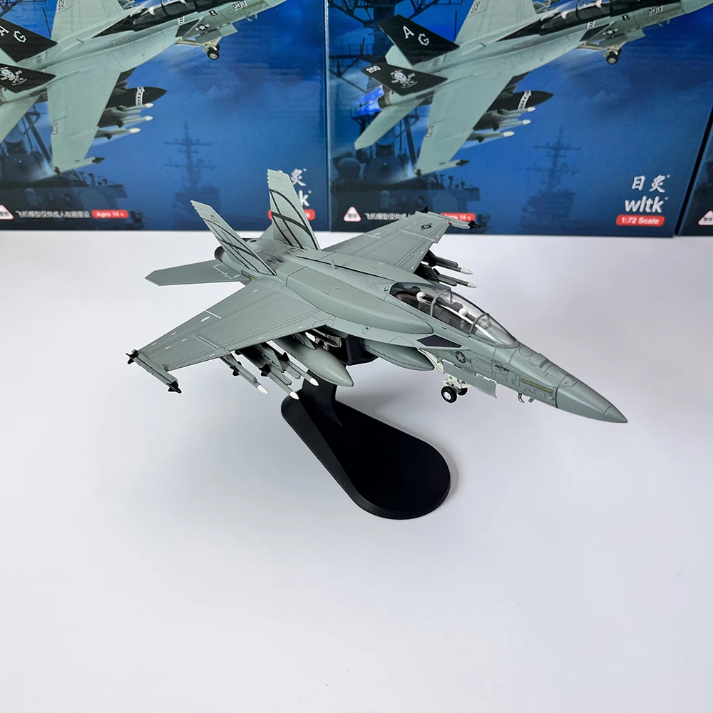 Фото Масштабная модель военного самолета F/A-18F Hornet F18 (1:72) для авианосцев, готовая коллекционная модель из литого металла, украшение №5