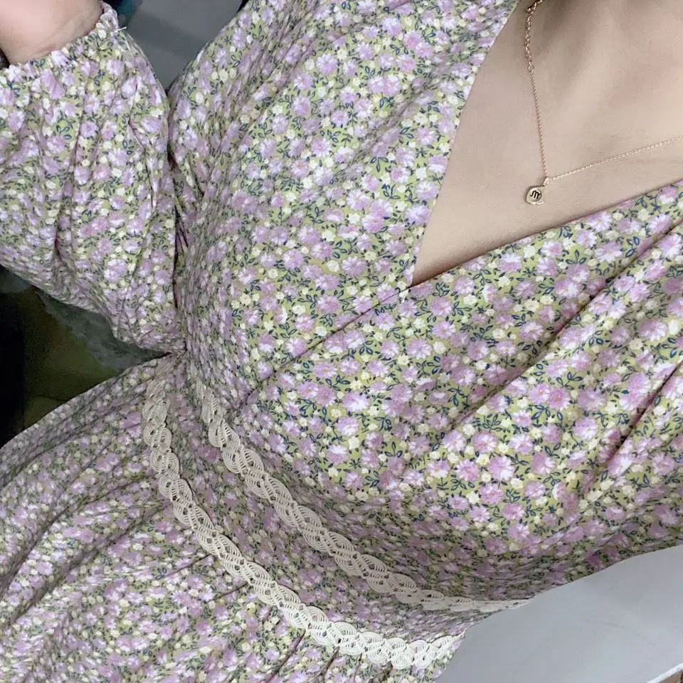 Платье женское шифоновое до середины икры с V-образным вырезом и цветочным