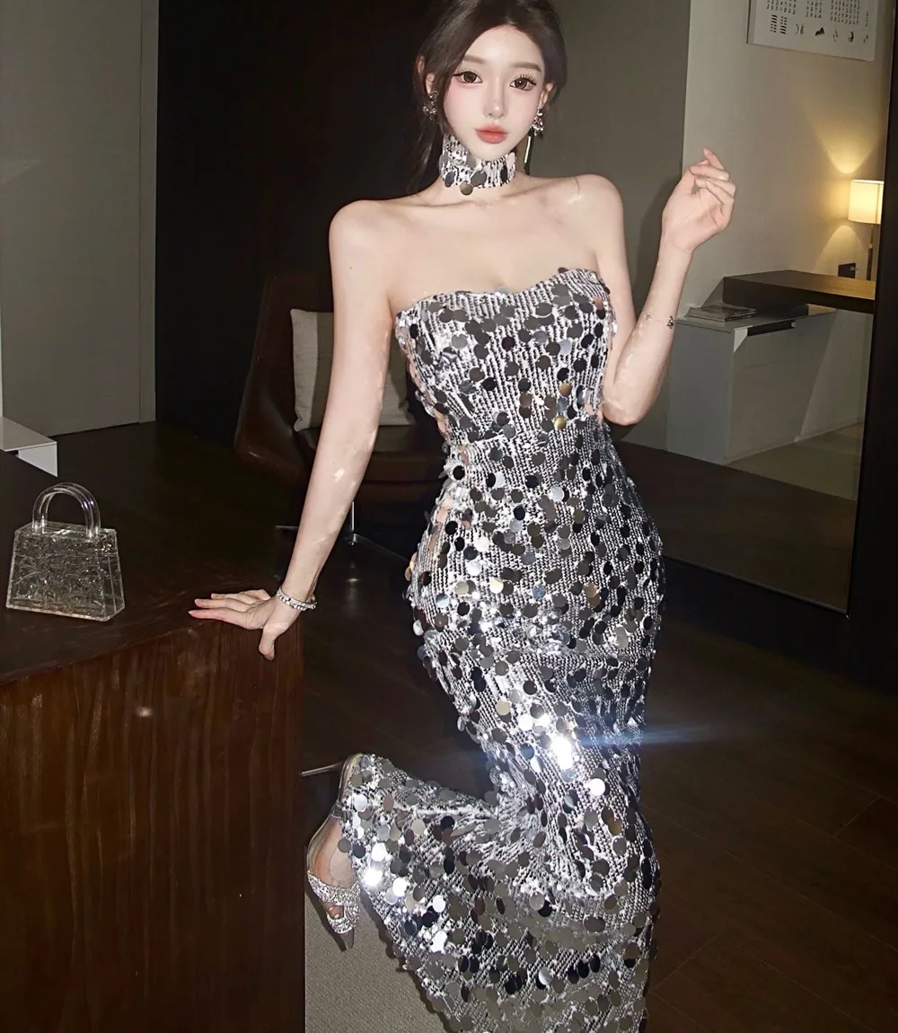 Серебряное вечернее платье с блестками D609