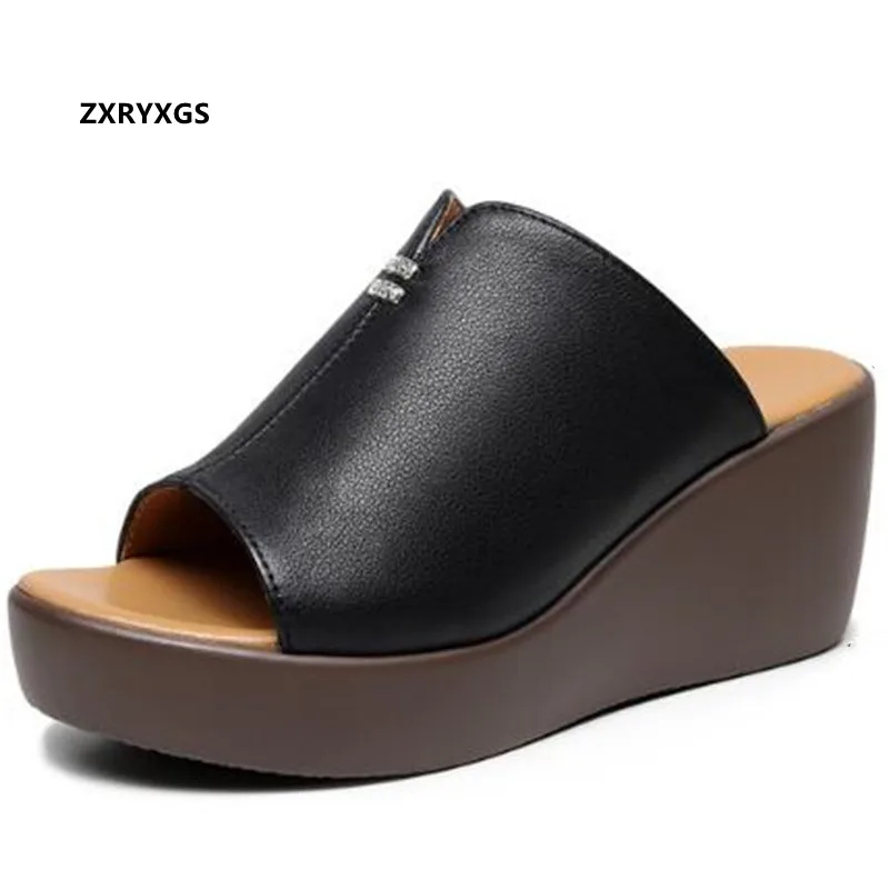 

Женские сандалии на танкетке, Нескользящие Шлепанцы из натуральной кожи, с открытым носком, удобные летние тапки на платформе, 2022