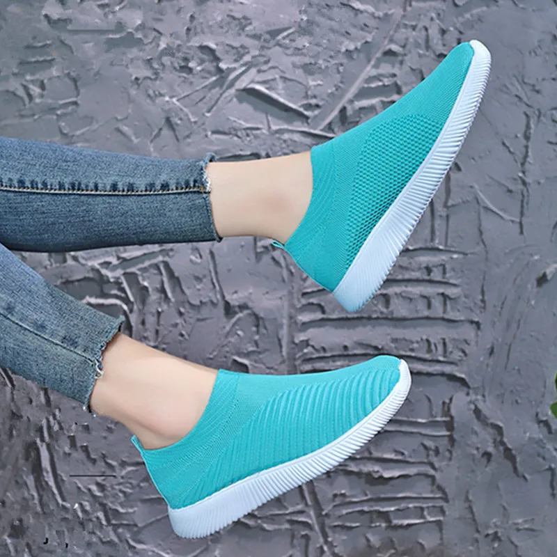 Plus Size 41 42 43 Women Sports Shoes Fly Weaving Student Socks Shoes Breathable Casual Running Shoes Student Sneakers Mom Shoes