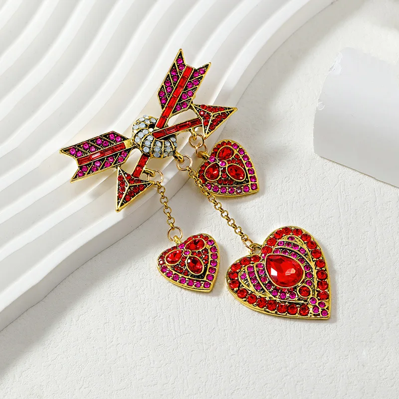 

Retro Heavy Industry Medieval Cupid Love Arrow Luxury Love Niche Creative Brooch Full Rhinestone Pin Fashion Jewelry Accessories