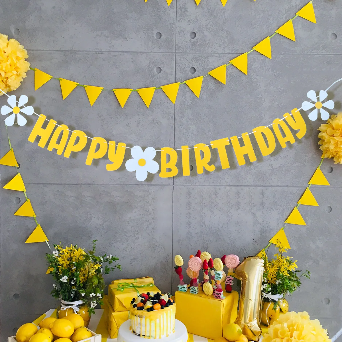 

Гирлянда из нетканого полотна с белыми цветами для дня рождения