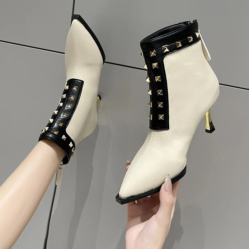 

Женские зимние ботинки с заклепками и круглым носком, на молнии, до лодыжки