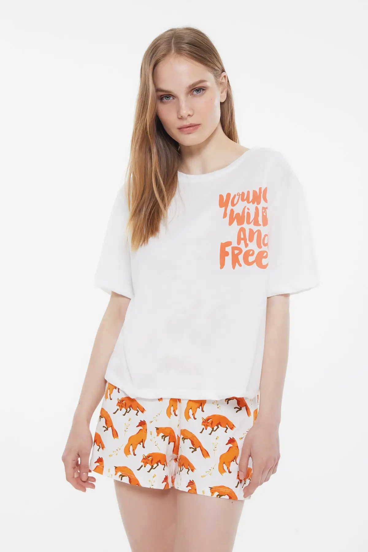 

Trendyol Fox Pattern The Tagline Knitted Pajamas Set THMSS21PT0917