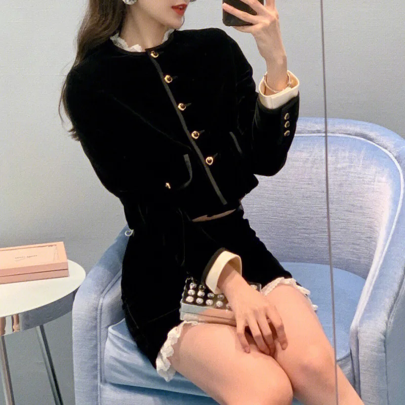 

Fashion Classic Trendy Luxury Designer Cloth Black Velvet Suit Lace Collar Top Coat Skirt Two-piece Set for Women