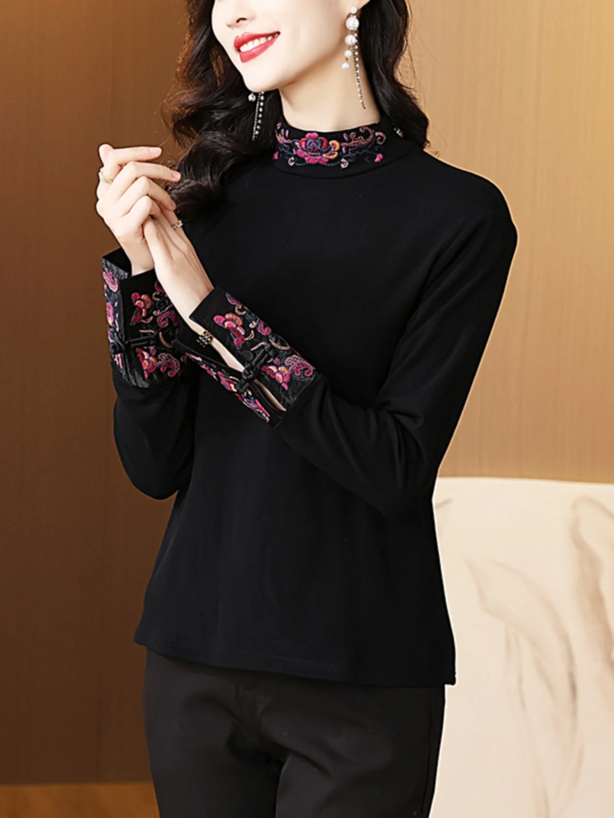Heavy Embroidery Fleece-lined Turtleneck Sanding Bottoming Shirt Women Autumn and Winter 2024 New Elastic Long sleeve Top Inn...