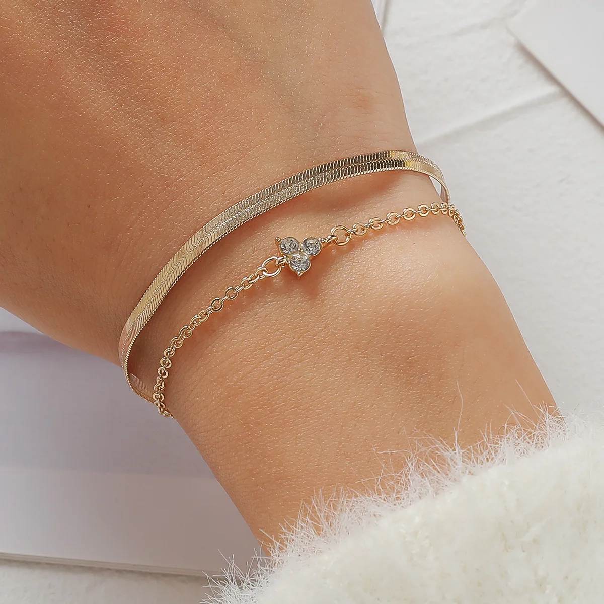 

Elegant Delicate Women 2 Pieces Snake Chain Bracelet Set