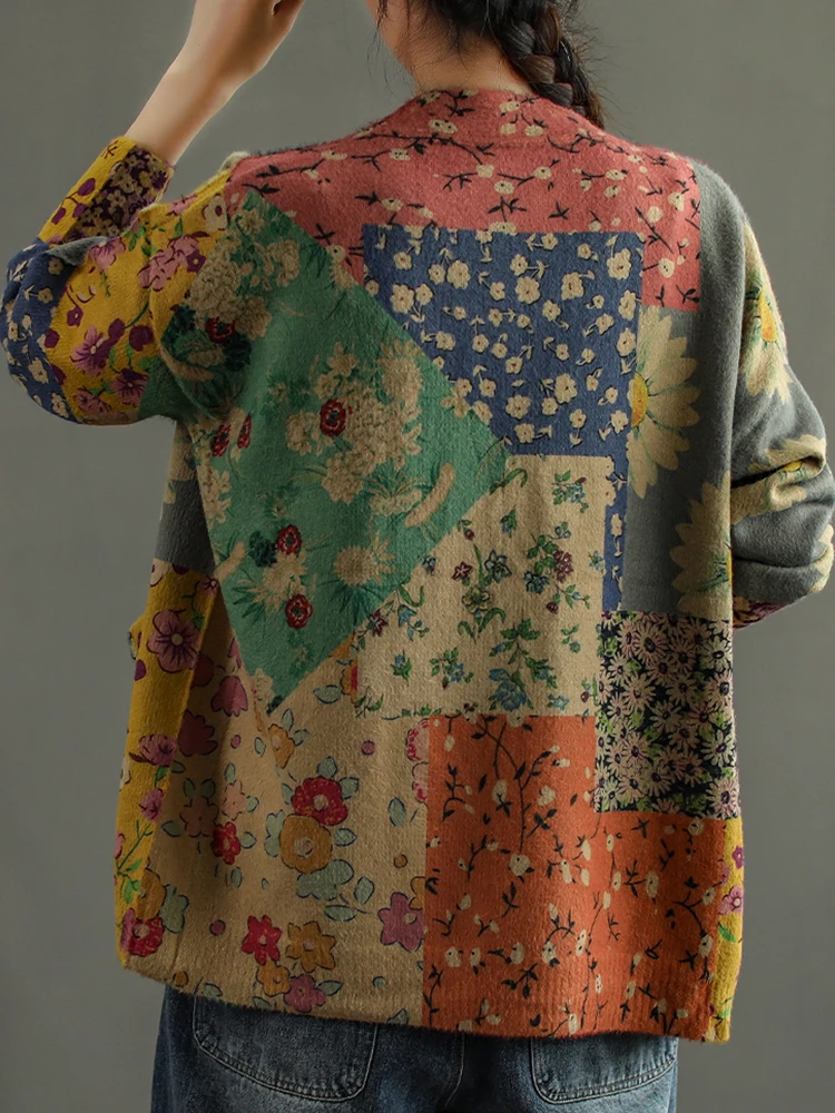 Женский кардиган с v-образным вырезом и цветочным принтом