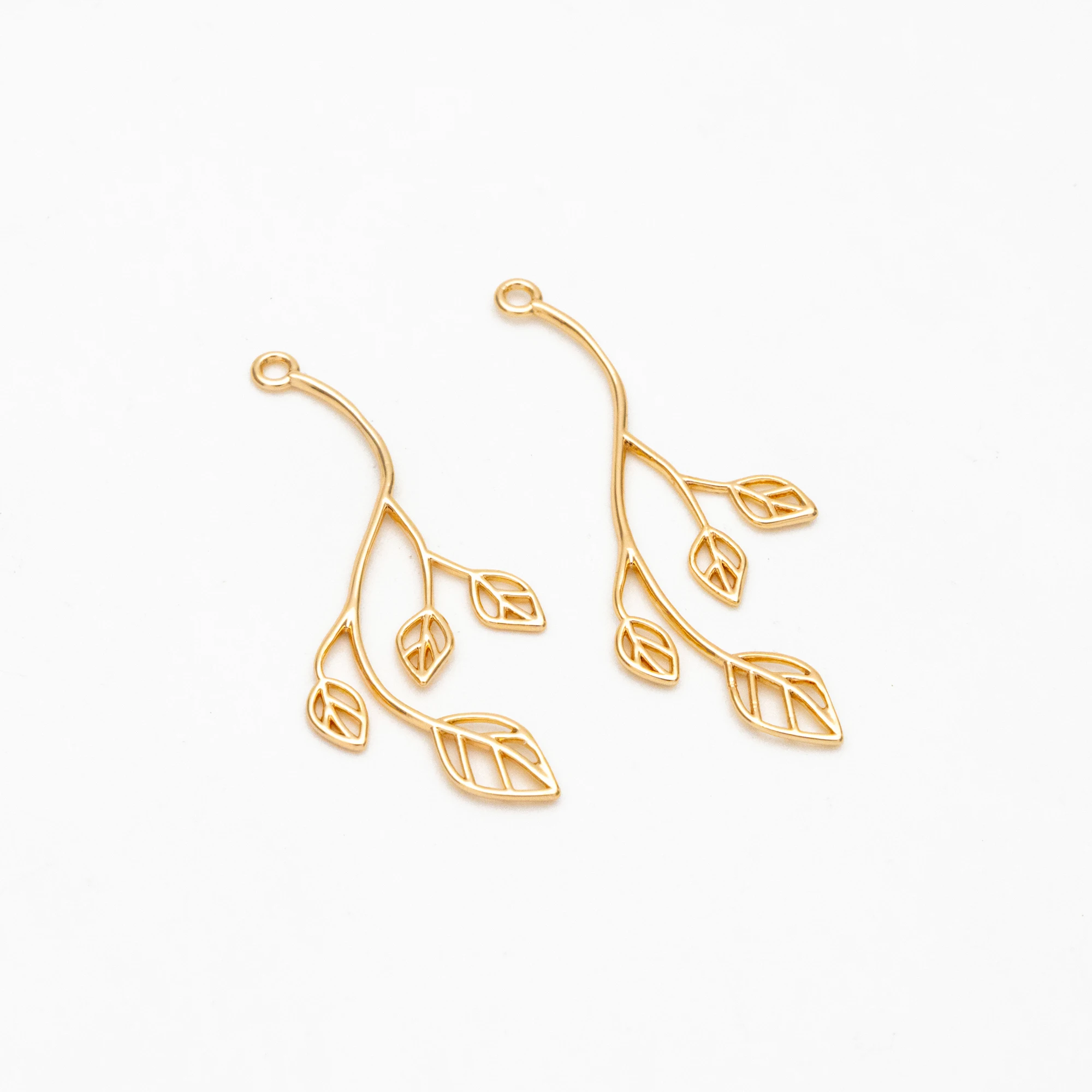 10 шт. подвеска в виде листа 34x13 мм, позолоченная латунь, изящная подвеска в виде ветки, искусственный материал, фурнитура (искусственная кожа)