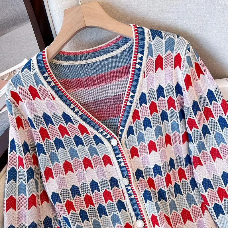 Женский кардиган оверсайз с V-образным вырезом свободного кроя