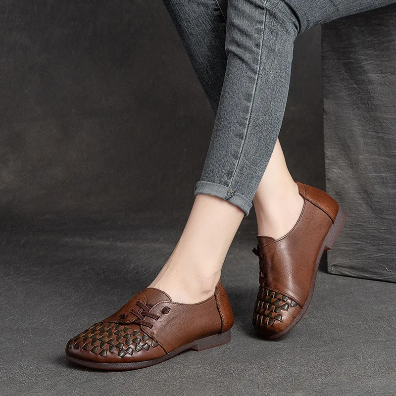 Туфли женские из натуральной кожи на плоской подошве в этническом стиле |