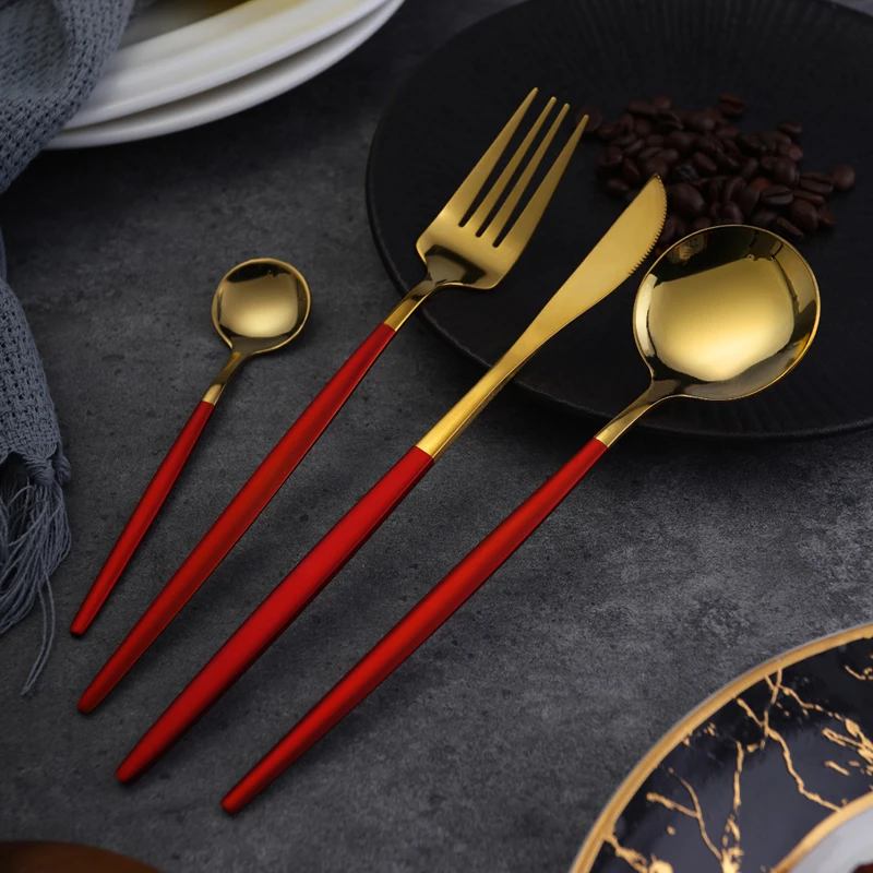 

24pcs Upscale Gold Cutlery Set Silverware Stainless Steel Dinnerware Set Knife Fork Spoon Flatware Set Dishwasher Safe Tableware
