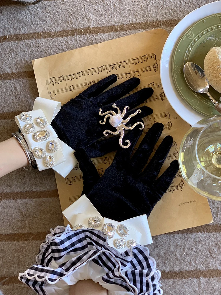 Рисунок 4 - Перчатки женские