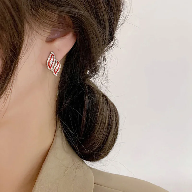 

S925 Silver Needle New Fashion Full Diamond Leaf Earrings Show Face Thin Versatility Personality Premium Earrings