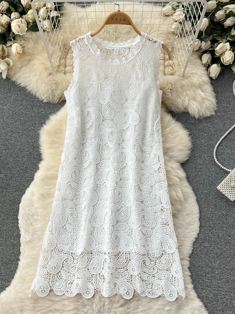 Женское кружевное платье без рукавов ажурное однотонное до колен с круглым