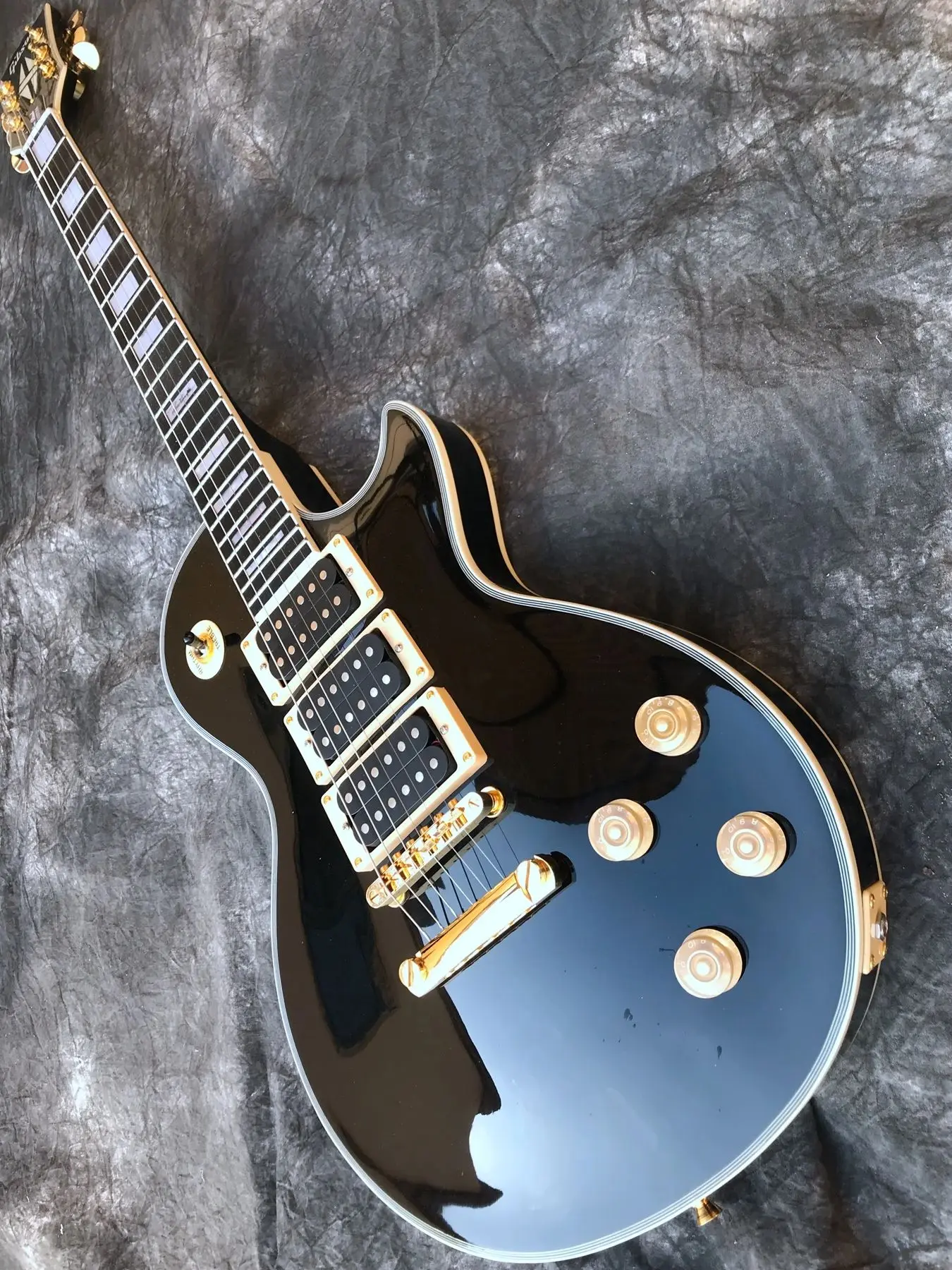 

Подпись black beauty, три картриджа, корпус красного дерева, высококачественный пикап, отличное качество, бесплатная доставка