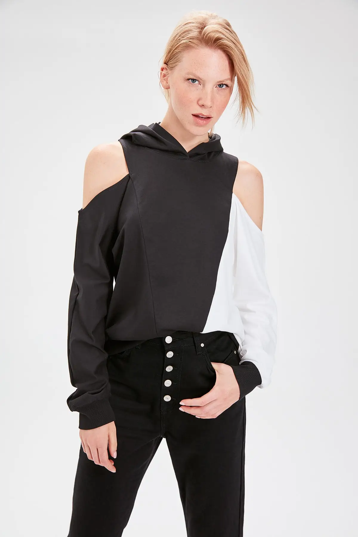 Trendyol Black With Color Block Sweatshirt TWOAW20SW0080 | Женская одежда