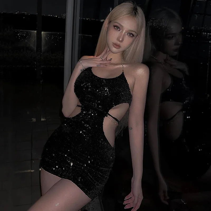 

European and American Autumn New Chain Waist Tied Sexy Hot Girls Party Nightclub Halter Neck Bag Hip Dress Women