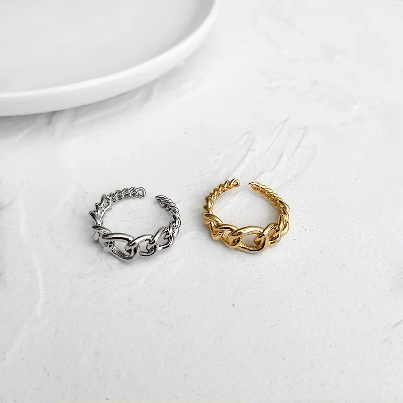 Простое металлическое кольцо-цепочка женское внутреннее холодное стильное