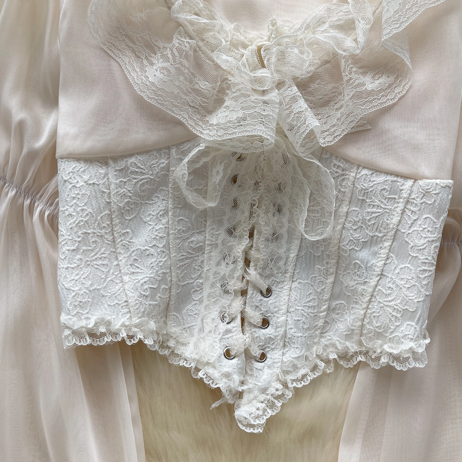 Женская кружевная сетчатая блузка с рукавами-фонариками и v-образным вырезом