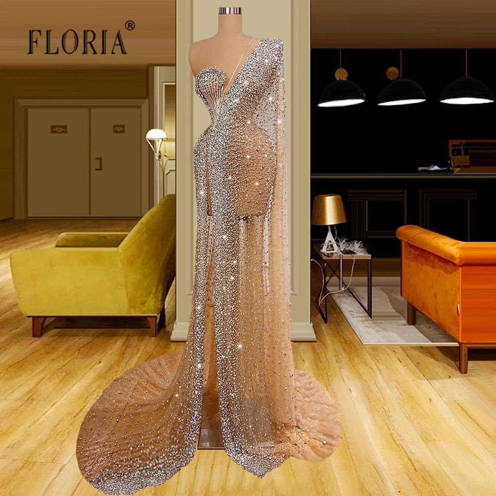 

Женское вечернее платье с длинным рукавом и бусинами