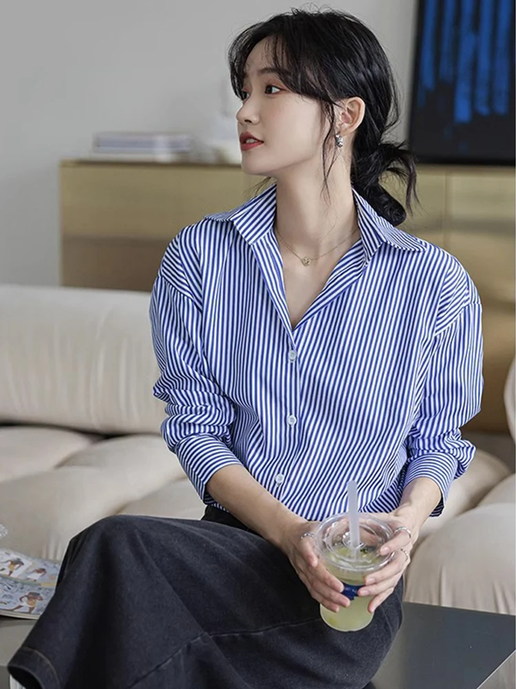 Рубашки в синюю полоску женская весенне-осенняя внутренняя одежда маленькая